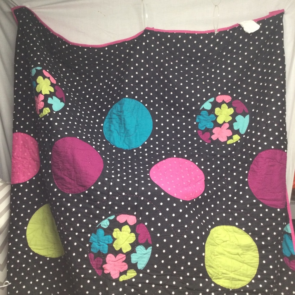 Xhilaration Twin Comforter with pillow Sham. Black White Polka Dot Multicolor